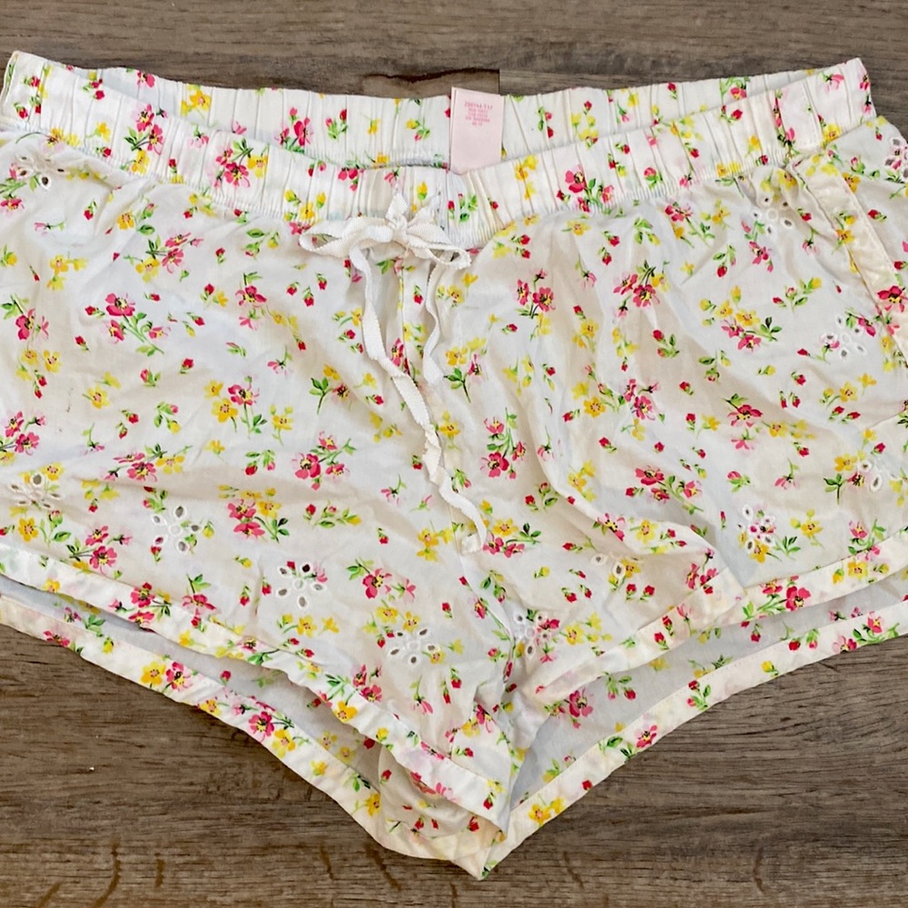 Victoria’s Secret Floral Print White Short Pink Yellow Flowers Size S
